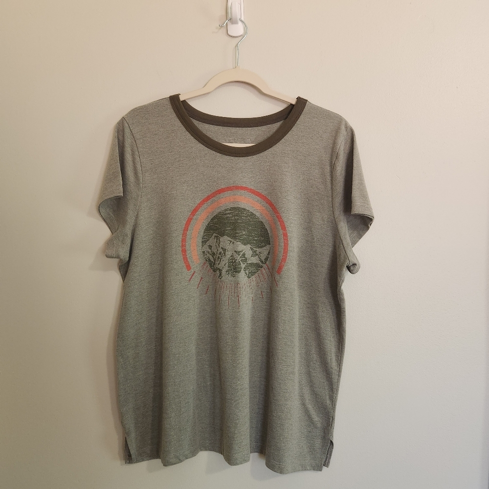 Sonoma Womens Mountain Graphic Tee